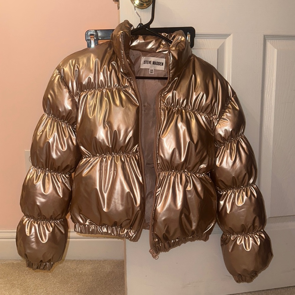 Steve Madden cropped Rose gold puffer!